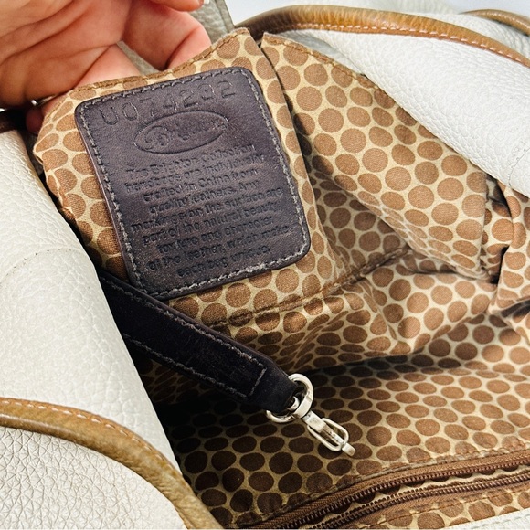 Brighton hobo bag leather shoulder artisan hardware contrast trim cream tan - Picture 3 of 13